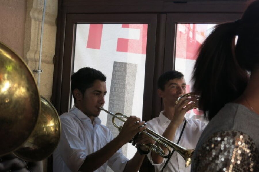 The lead trumpet struggling to keep up with Djordje.