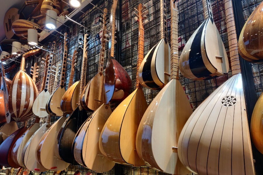 Saz / Baglama and Oud instruments in downtown Erbil