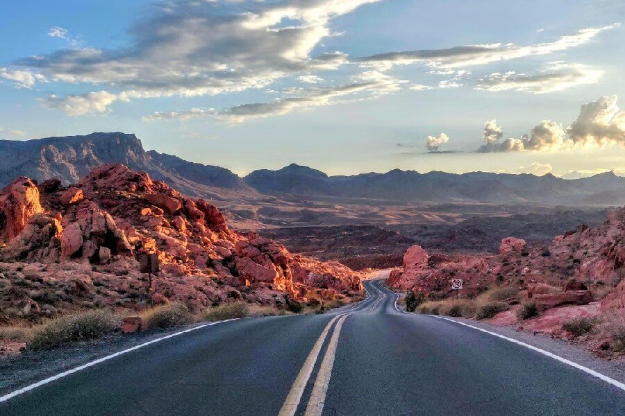 The winding road into the Valley of Fire, Arizona