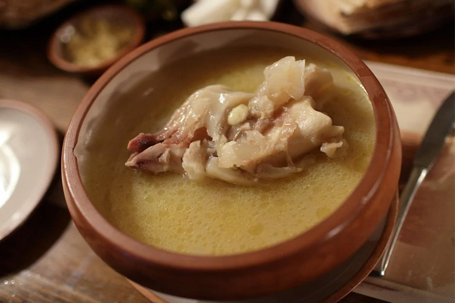 Khash, a bizarre yet a surprisingly effective hangover cure