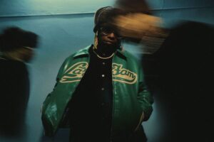 YellowStraps - Photo taken by Daniiil Lavrovski