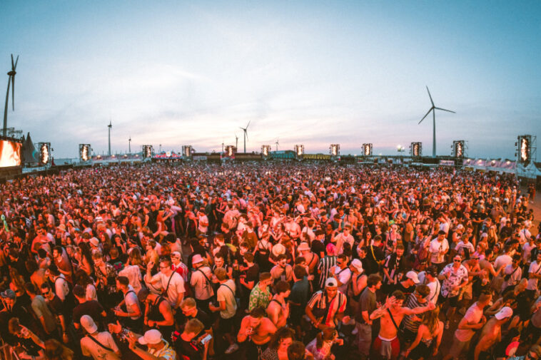 Dour by Sander Paulussen @derdeoog