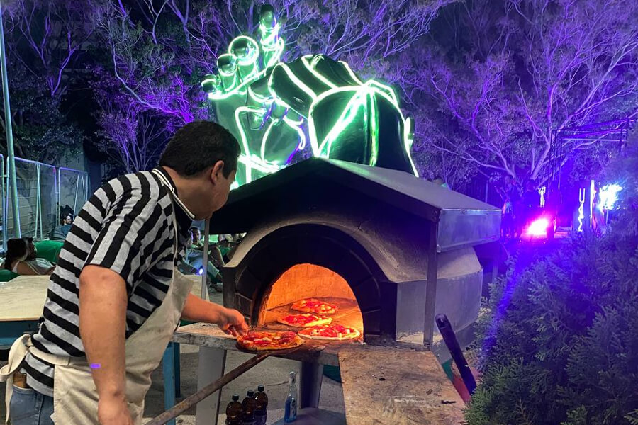 Pizza at Beonix
