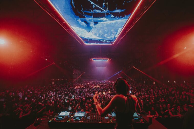 Sara Landry playing a set at the Radius, view from behind the stage