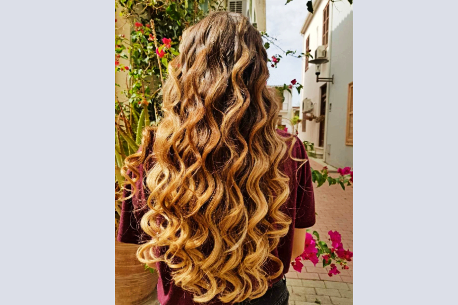 Wavy hair for parties